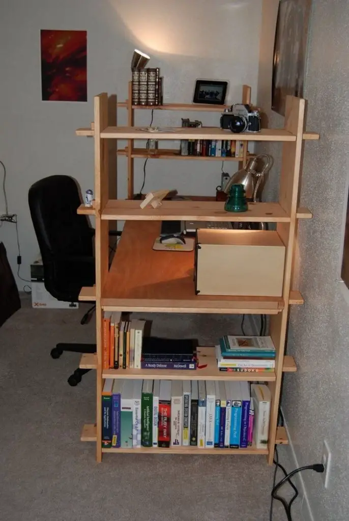 DIY Nomad Bookshelf Desk